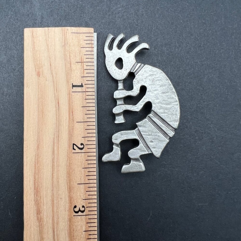 Spoontiques Kokopelli Brooch Boho Southwestern Style Pewter Tone Vintage Pin - Picture 3 of 9